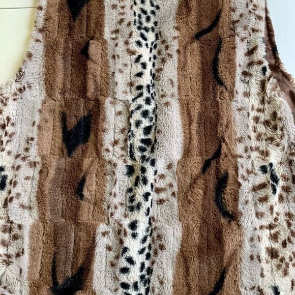 Multiples Vest  - Picture 7 of 12